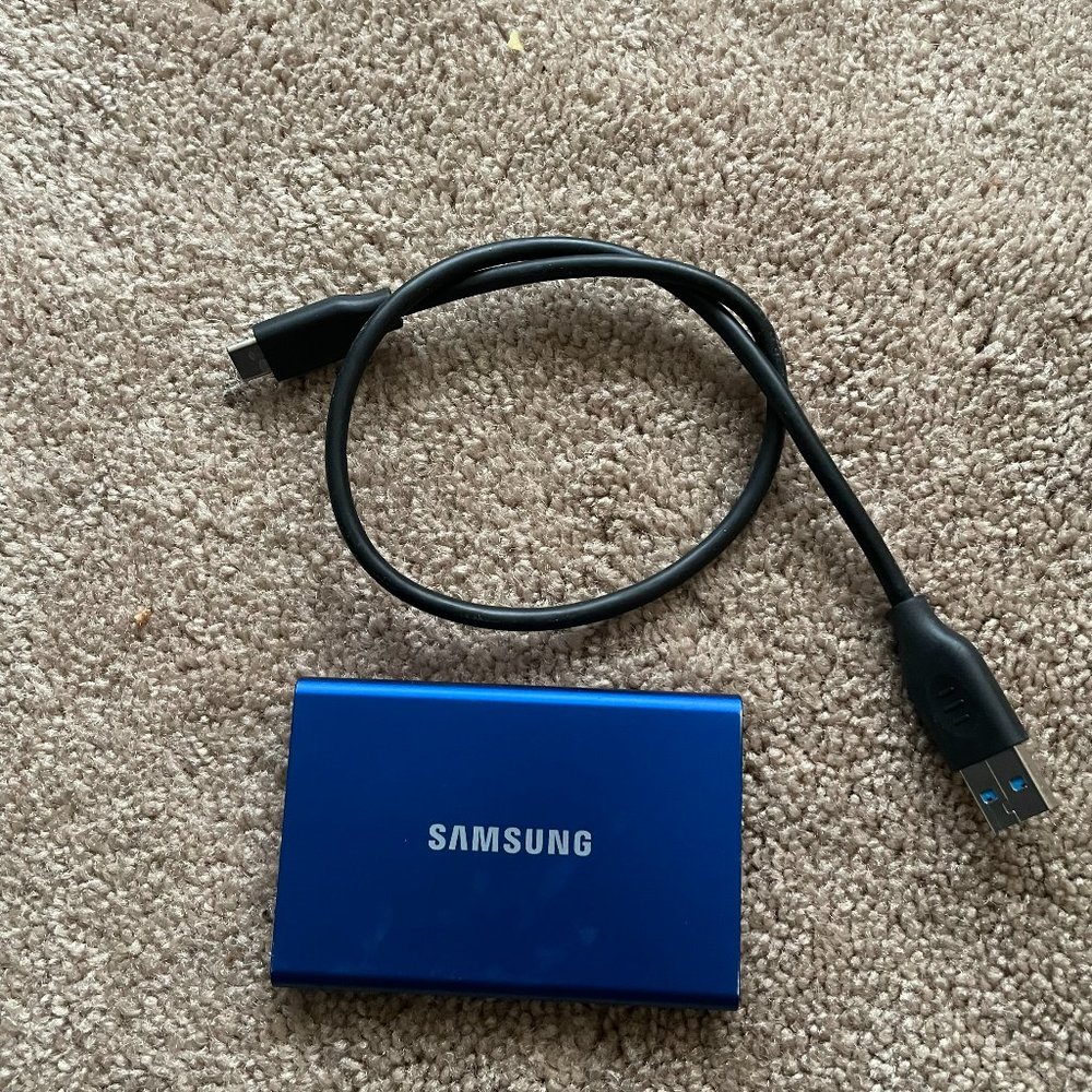Samsung Portable SSD T7 (500 GB) external storage USED